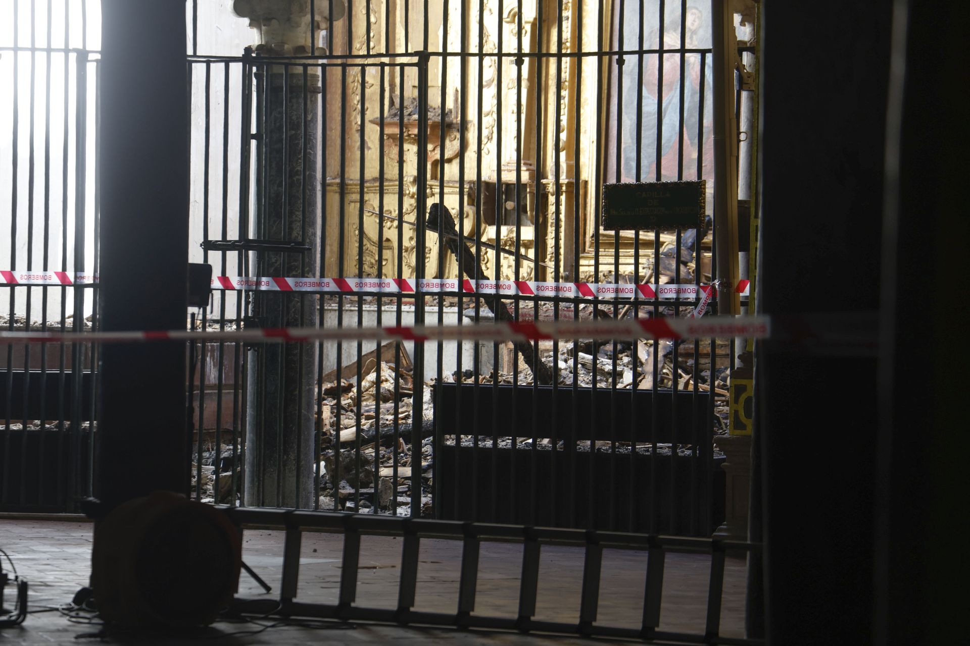 Así ha quedado por dentro la mezquita de Córdoba tras el incendio