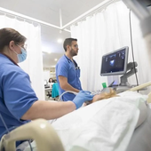 Médicos en el hospital Reina Sofía.