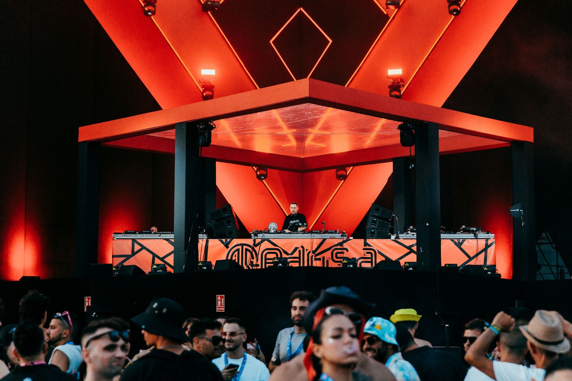 Fotos: Un show de fuegos artificiales y 250 drones ilumina el cielo del Medusa