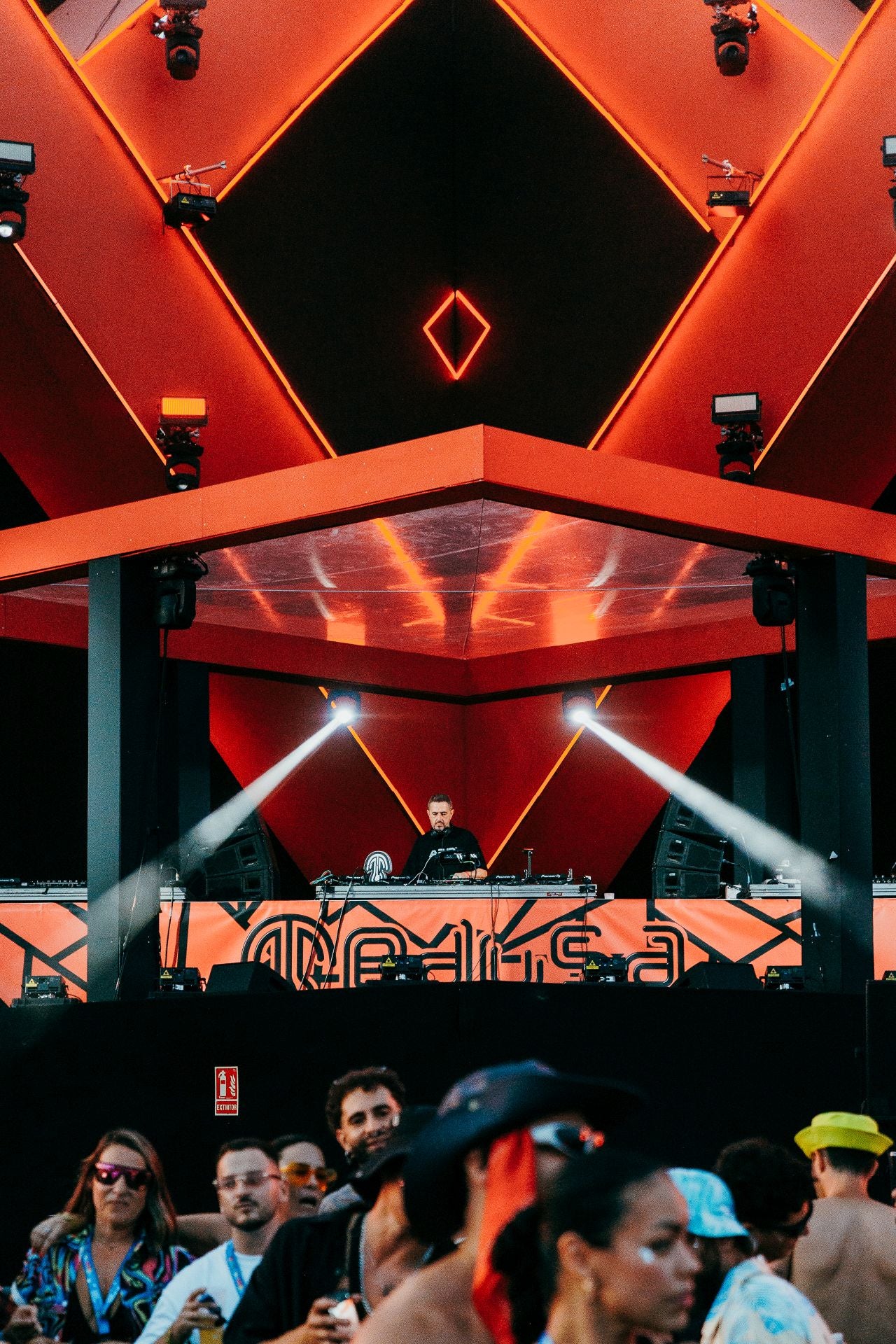 Fotos: Un show de fuegos artificiales y 250 drones ilumina el cielo del Medusa