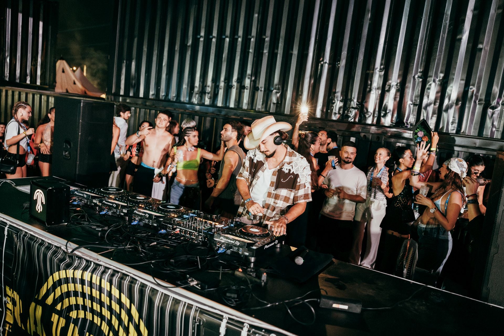 Fotos: Un show de fuegos artificiales y 250 drones ilumina el cielo del Medusa