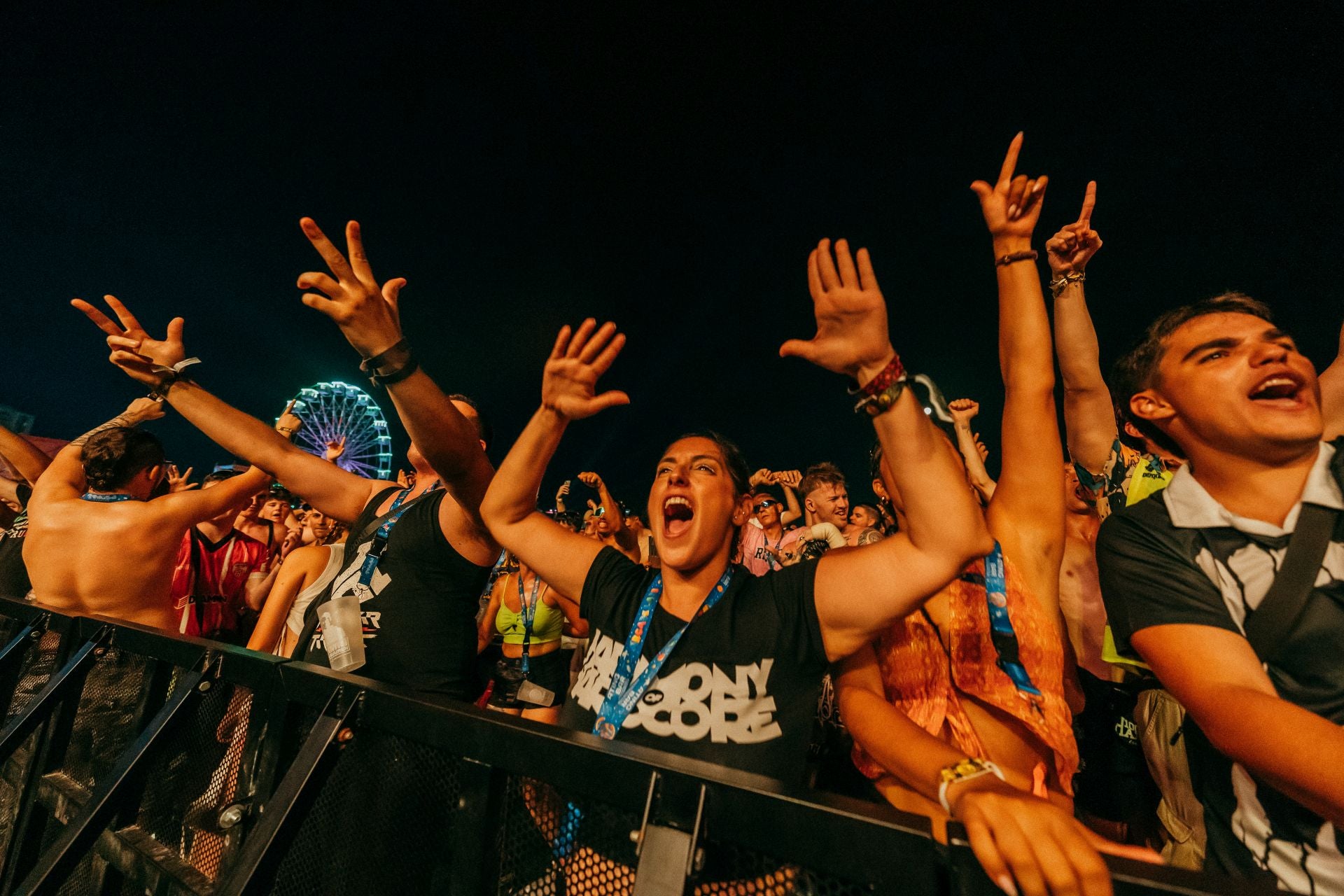 Fotos: Un show de fuegos artificiales y 250 drones ilumina el cielo del Medusa