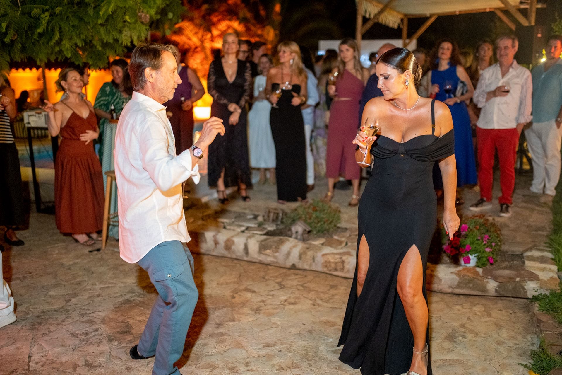 Música en directo, champán y mucha fiesta en el cumpleños de Ángela Pla: «Estoy muy emocionada»