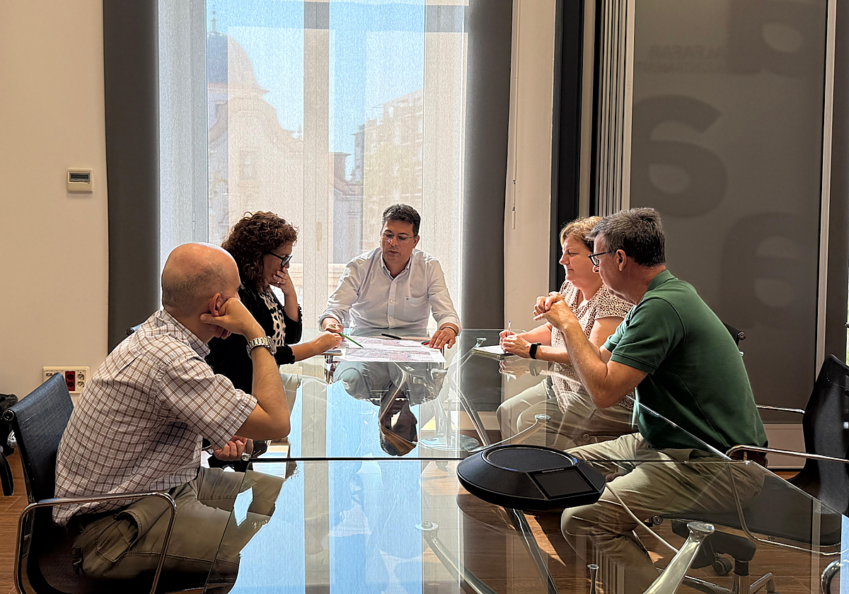 Reunión con la Directora General de Urbanismo.