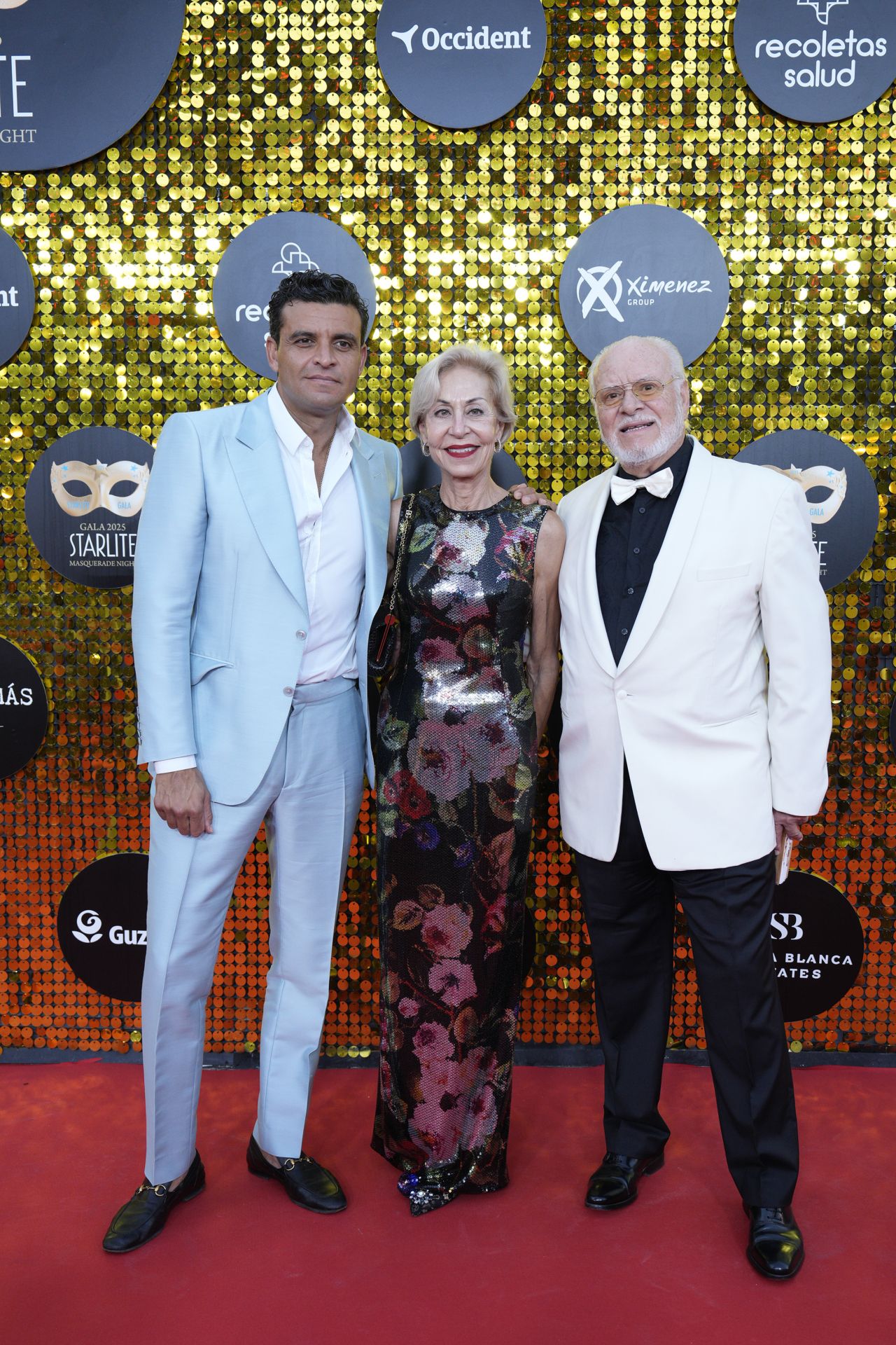 El empresario Pedro Rodriguez junto a su familia