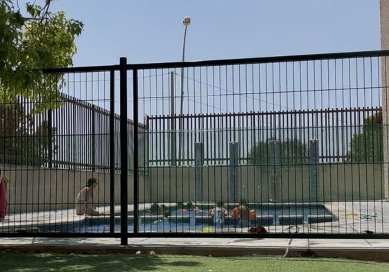 Recinto donde se encuentra la piscina.