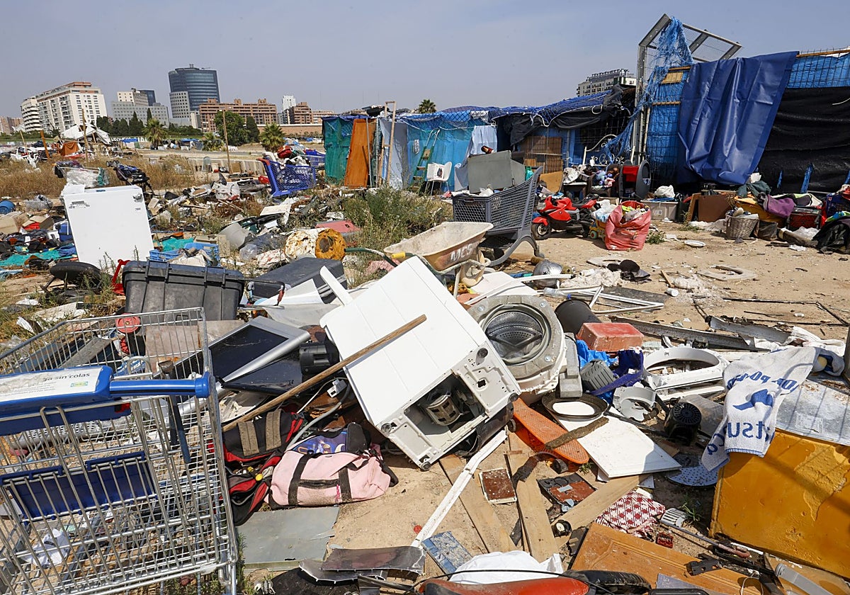 Asentamiento de chabolas en el antiguo circuito de Formula 1 donde se produjo la agresión sexual.
