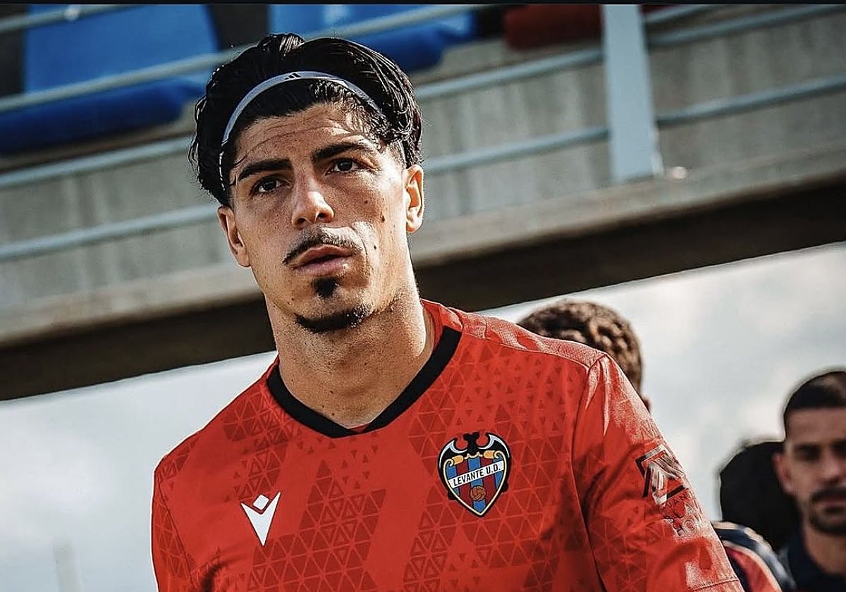 Pablo Cuñat, en la previa de un partido de pretemporada.