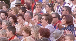 Personas disfrutando de las fiestas de Elda
