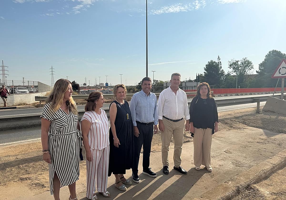 Autoridades en la reapertura de la CV-33 en Torrent.