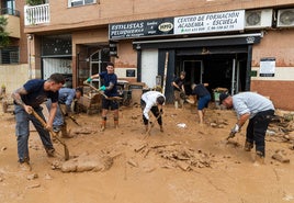 Justiprop atiende las dudas de los afectados por la dana.