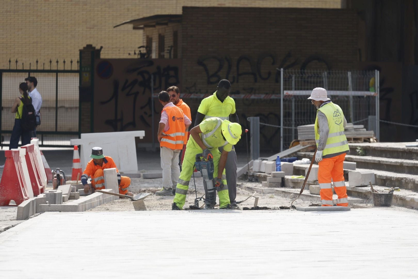 El Ayuntamiento ultima la mejora del acceso peatonal al apeadero de la Font de Sant Lluís