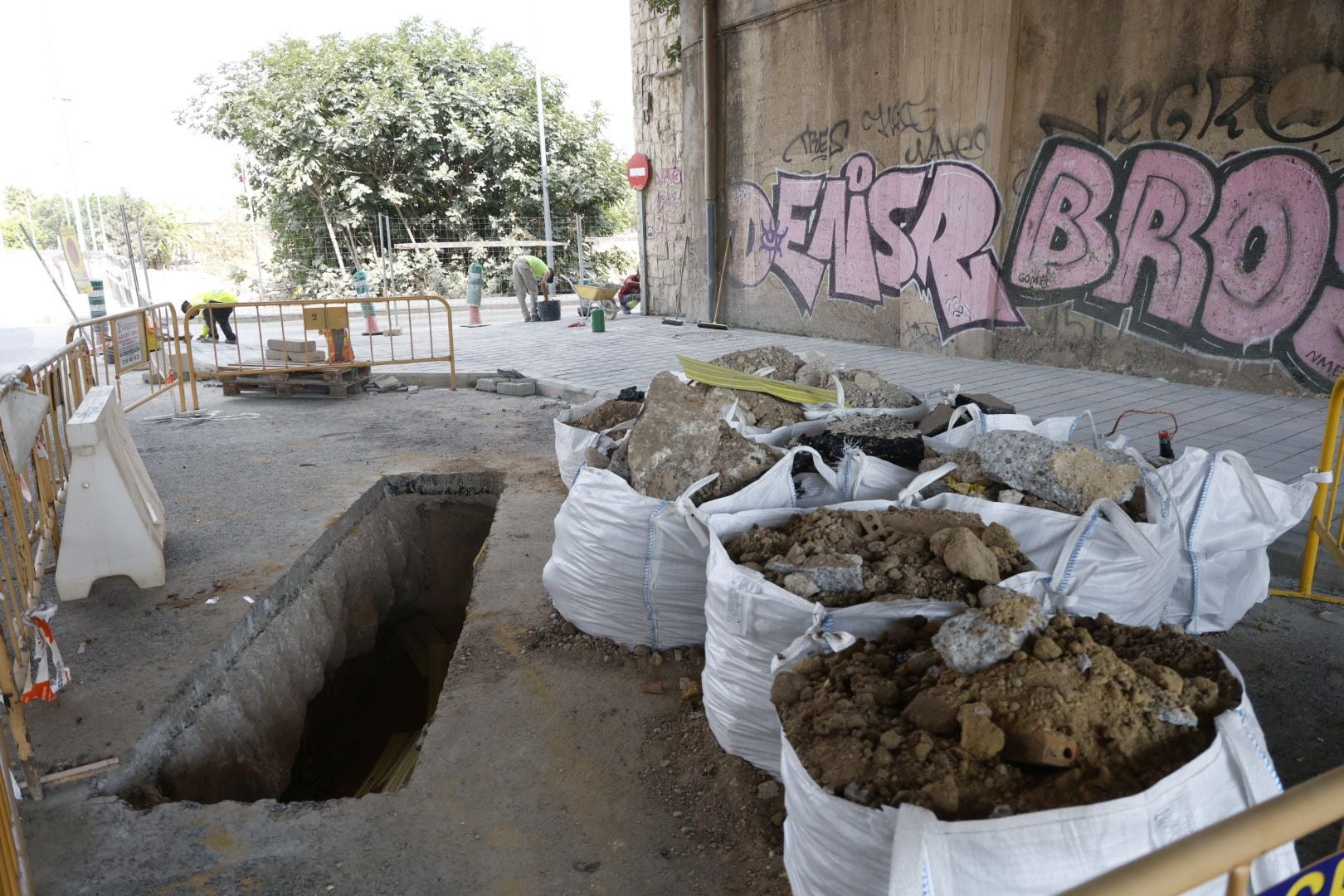 El Ayuntamiento ultima la mejora del acceso peatonal al apeadero de la Font de Sant Lluís