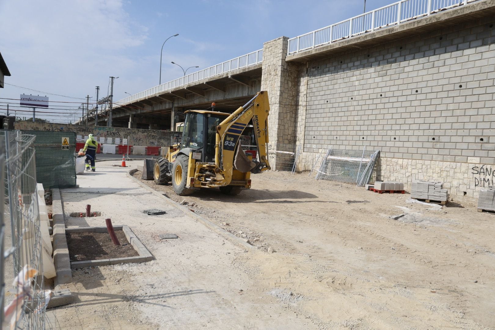 El Ayuntamiento ultima la mejora del acceso peatonal al apeadero de la Font de Sant Lluís
