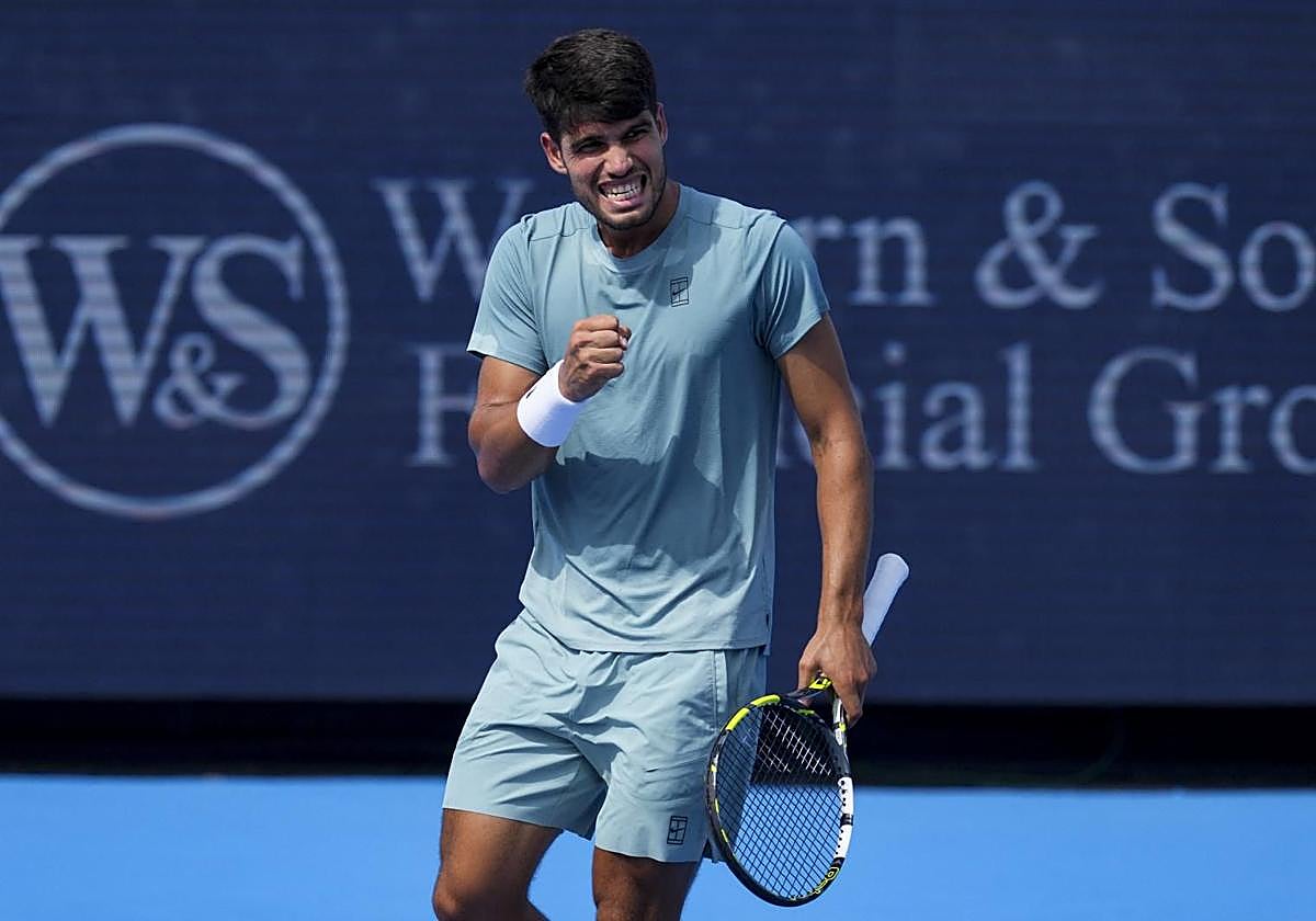 Alcaraz en su partido ante Medjedovic.