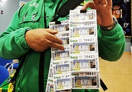 Un vendedor de la ONCE en una imagen de archivo.