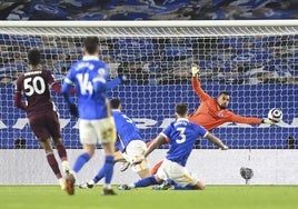 El centrocampista del Leicester que se ofrece al Valencia