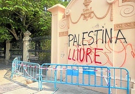 Imagen de la pintada que ha aparecido junto a uno de los accesos a Viveros.