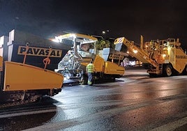 Obras en la Pista de Ademuz, que en estos días corta la autovía en sentido Llíria.