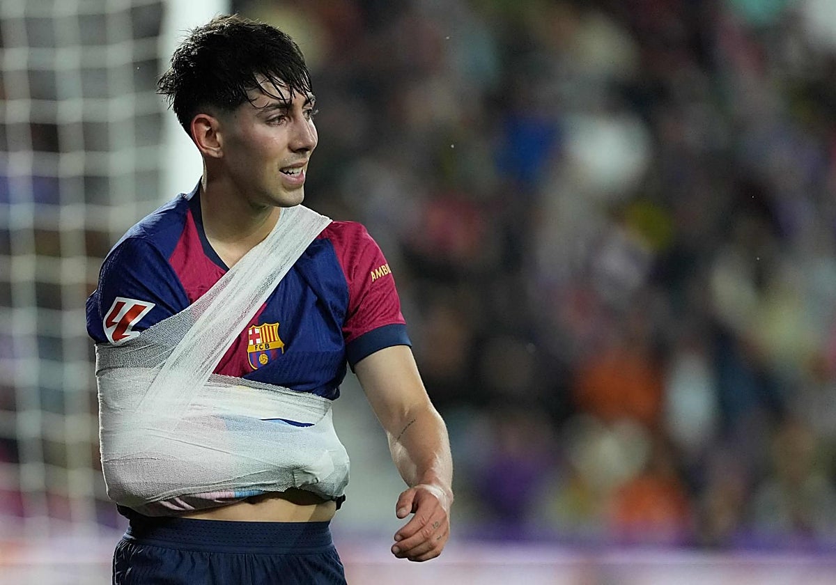 Dani Rodríguez se marcha lesionado en su debut con el Barça.