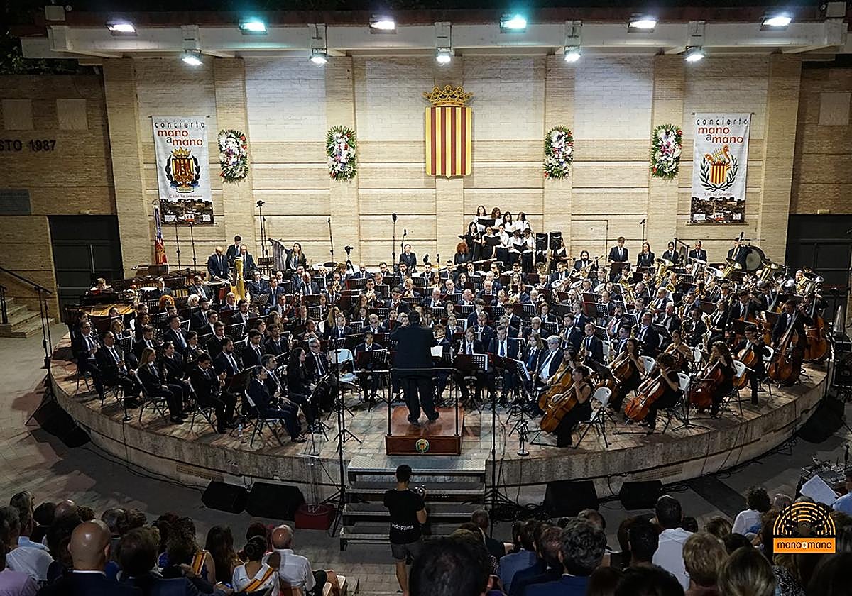 Actuación de la Artística durante el Mano a Mano.