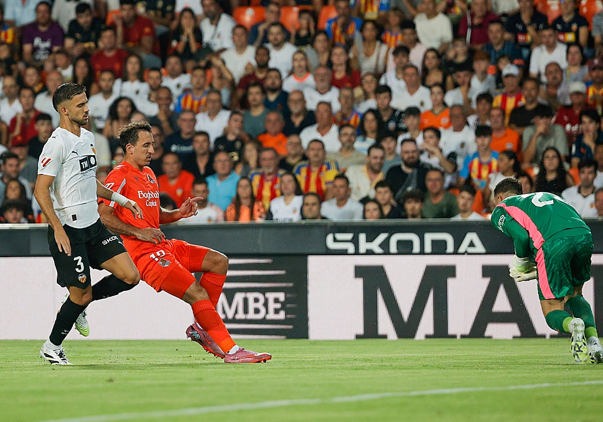Copete, durante una acción del partido ante la Real Sociedad.