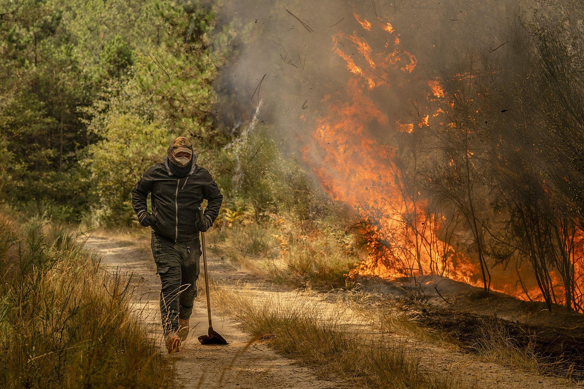 Incendio forestal de Cualedro (Ourense)
