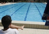 Cómo evitar el contagio de hongos en las piscinas públicas