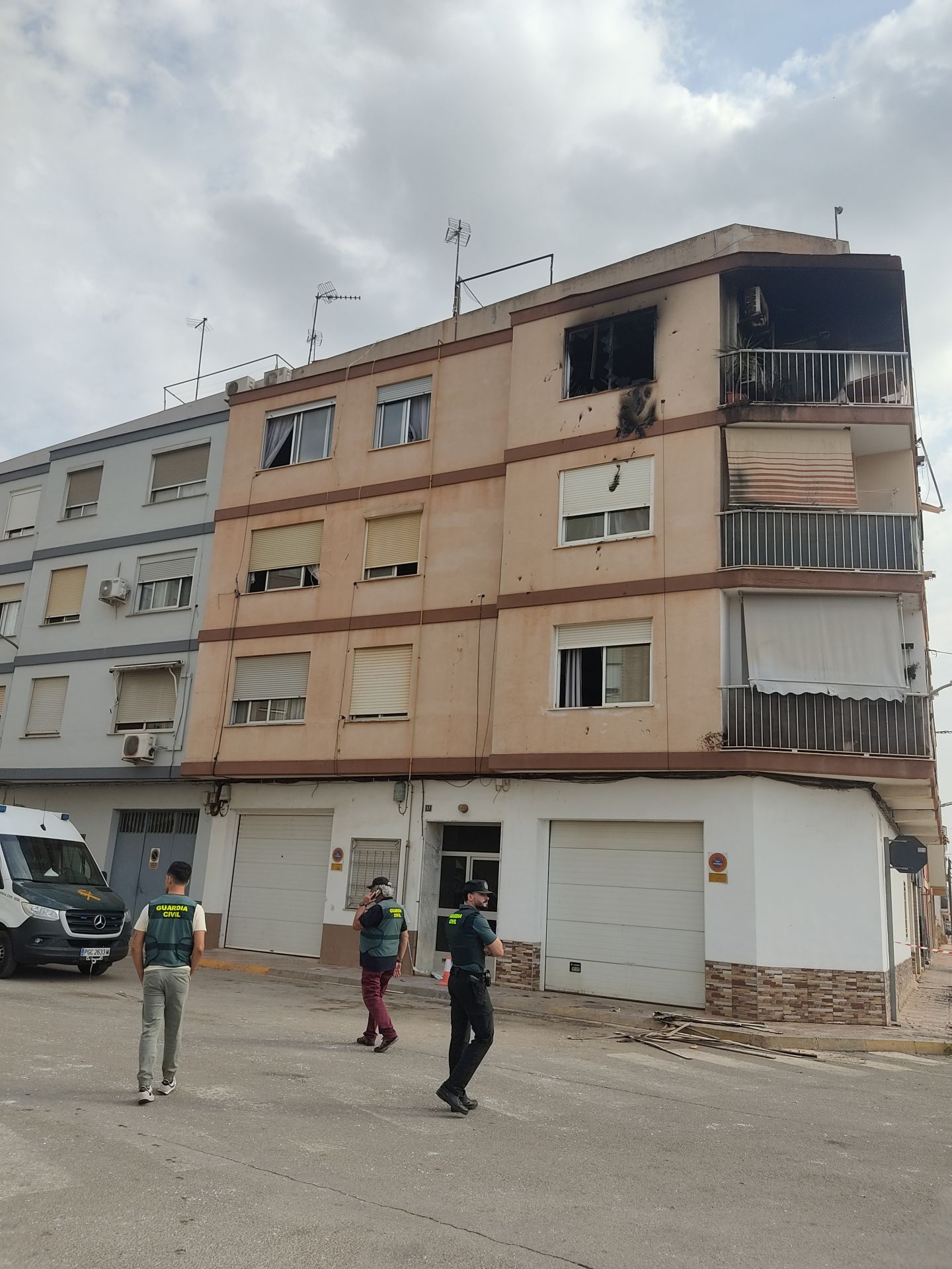 FOTOS | Explosión de gas en una vivienda de Benifaió