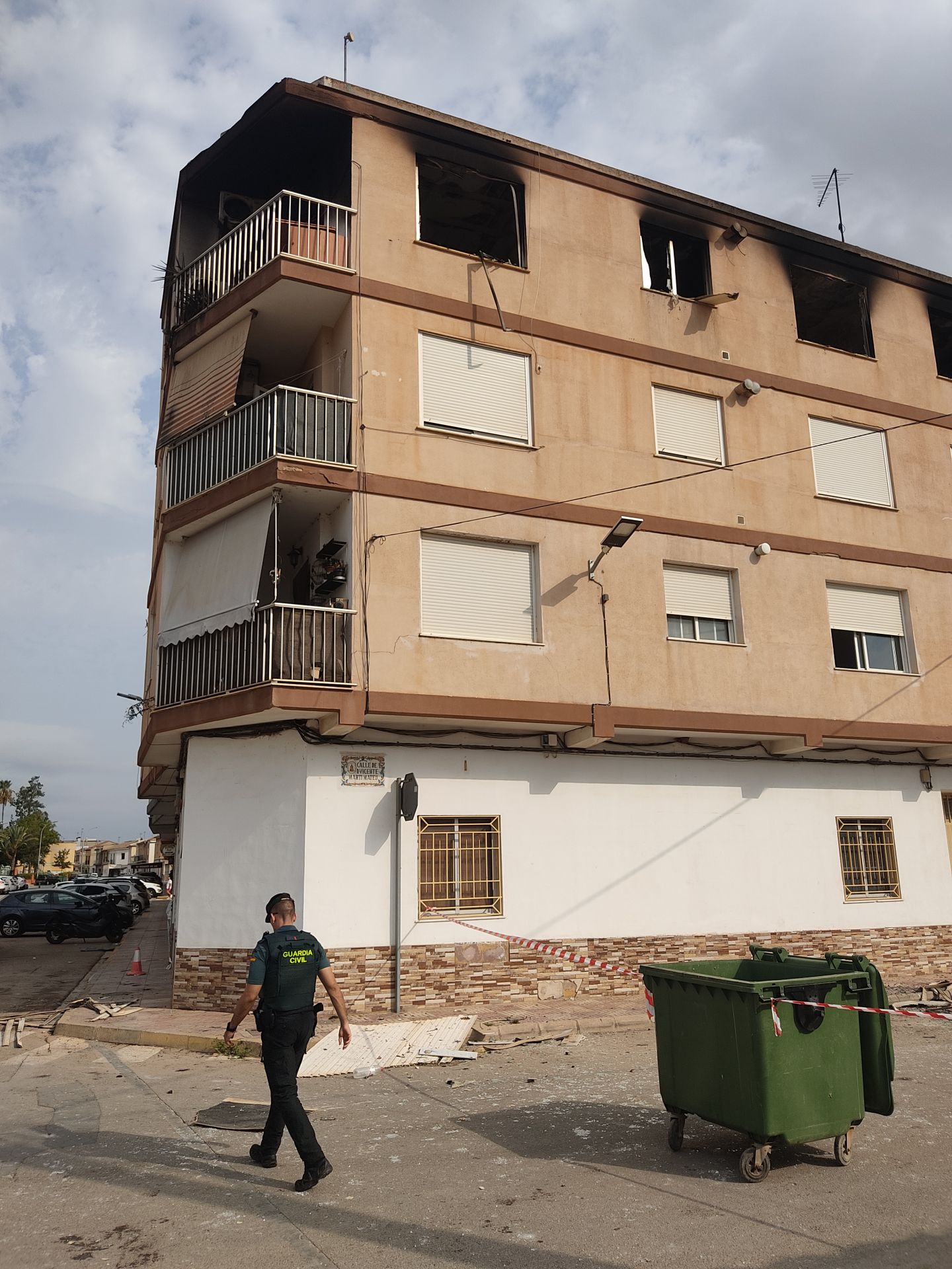 FOTOS | Explosión de gas en una vivienda de Benifaió