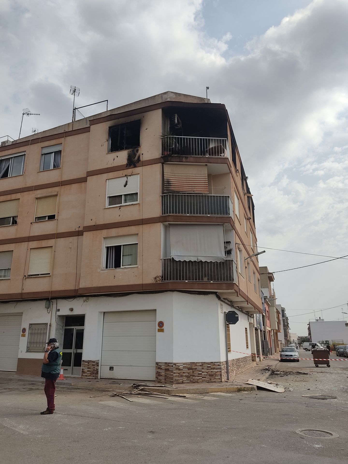 FOTOS | Explosión de gas en una vivienda de Benifaió