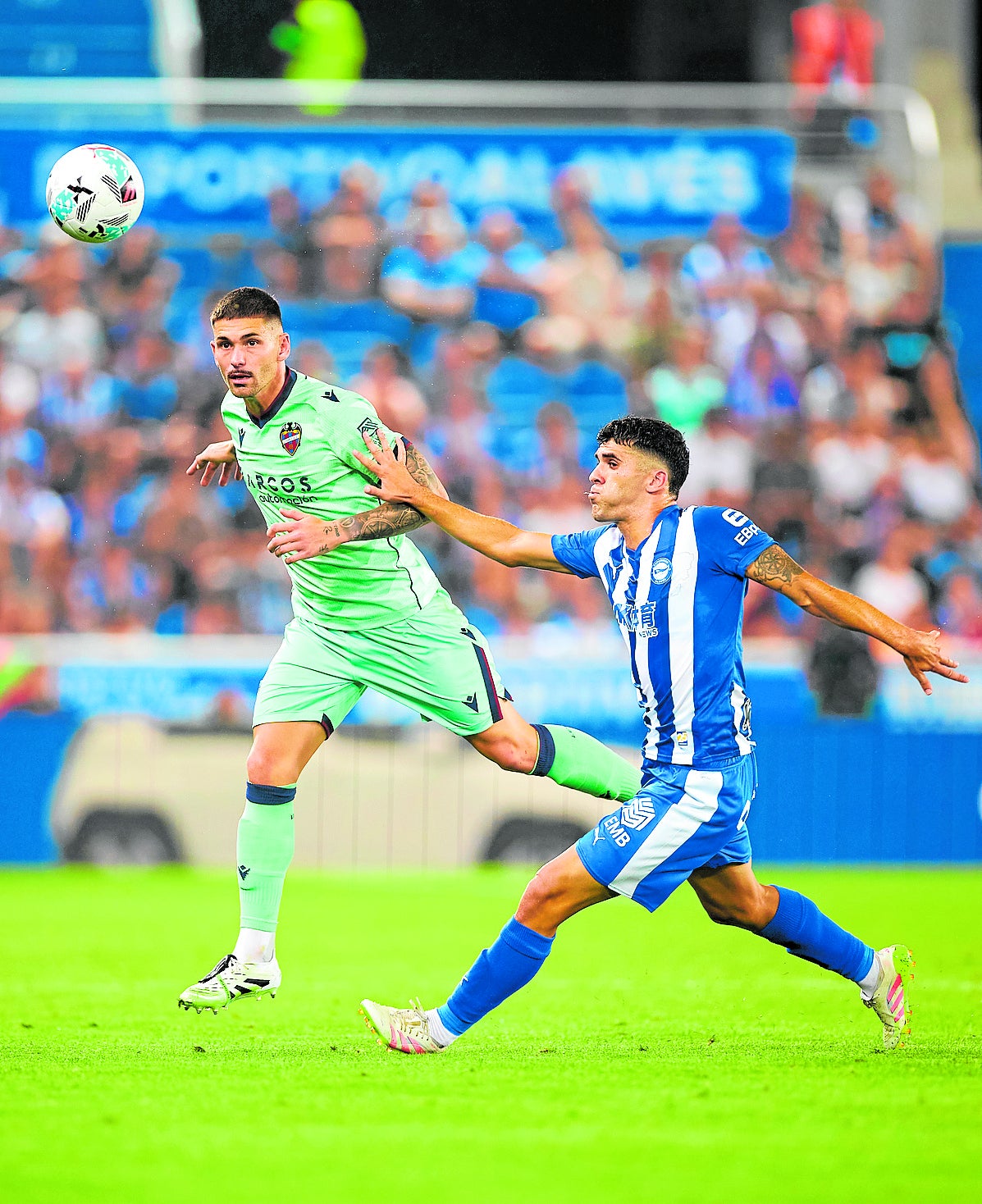 El Levante pasa la novatada