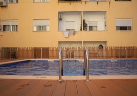 Piscina comunitaria en una vivienda de Valencia.