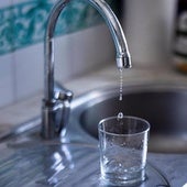 El agua no es apta para el consumo humano pero sí para el resto de fines domésticos.