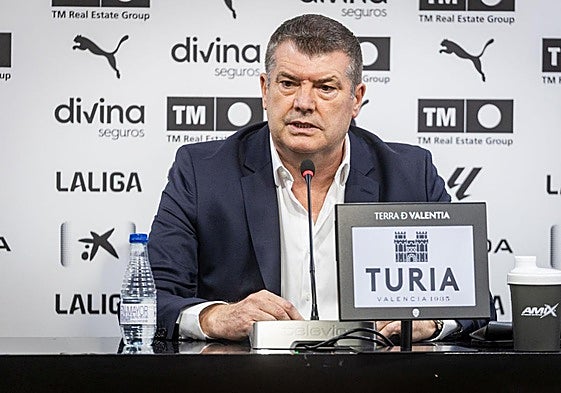 Ron Gourlay, en su rueda de prensa.