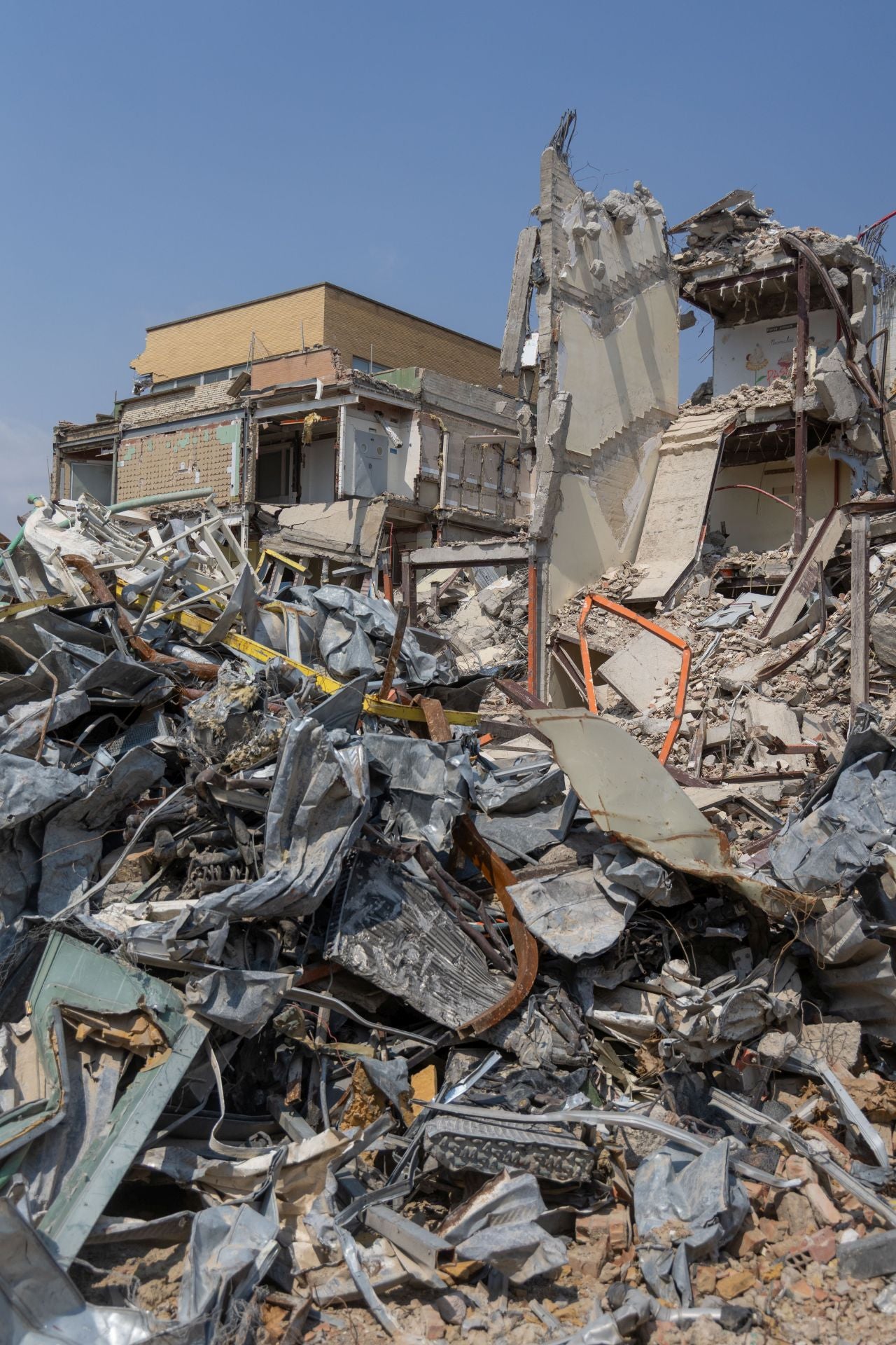 FOTOS | Derribo del edificio de maternidad de la antigua Fe