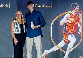 Sergio de Larrea, con su premio.