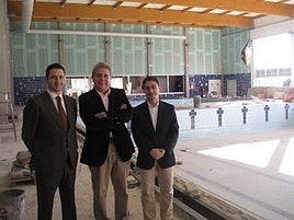 El edil de Ciudadanos en la inauguración de la piscina.