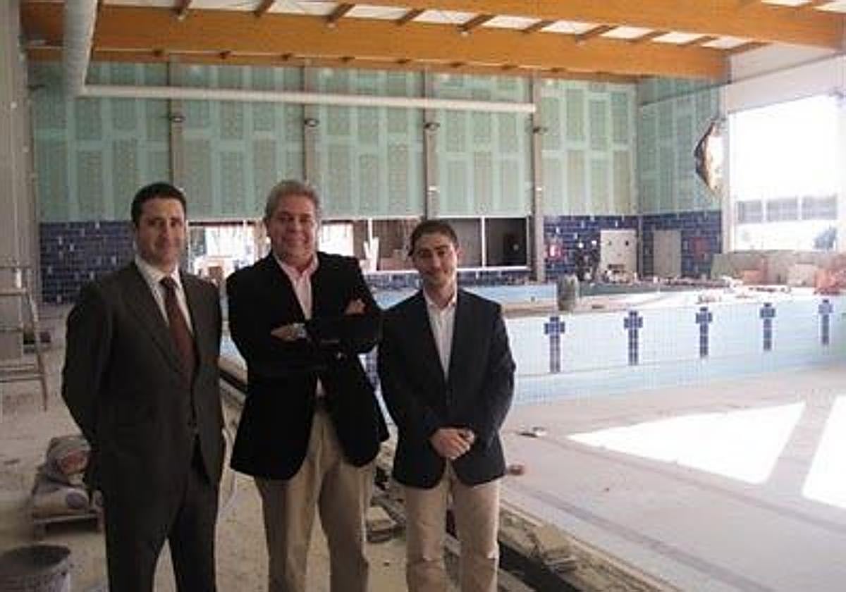 El edil de Ciudadanos en la inauguración de la piscina.