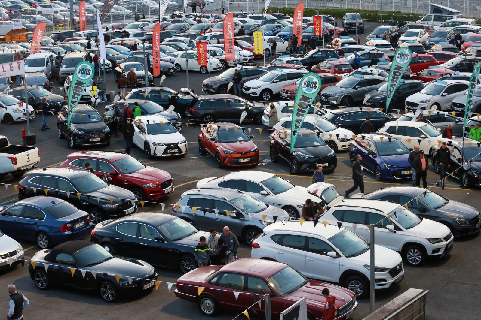 Feria de vehículos de segunda mano.