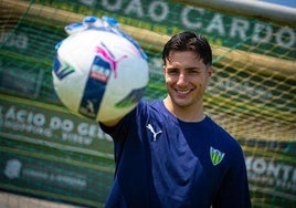Primeras imágenes de Lucas Cañizares como futbolista del CD Tondela.