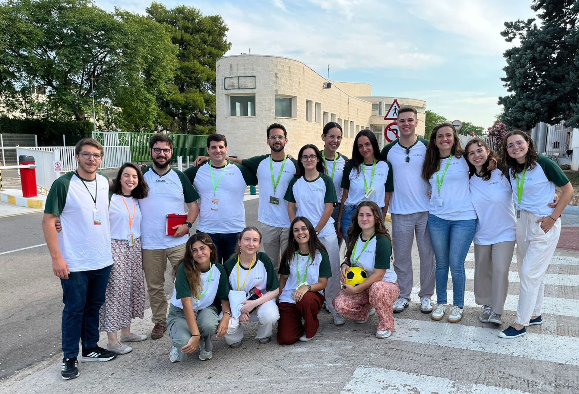 Algunos de los voluntarios que han participado en la iniciativa.