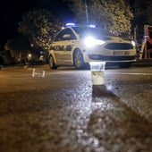 Un coche patrulla de la Policía Local de Valencia recorre las calles de la ciudad, en una imagen de archivo.