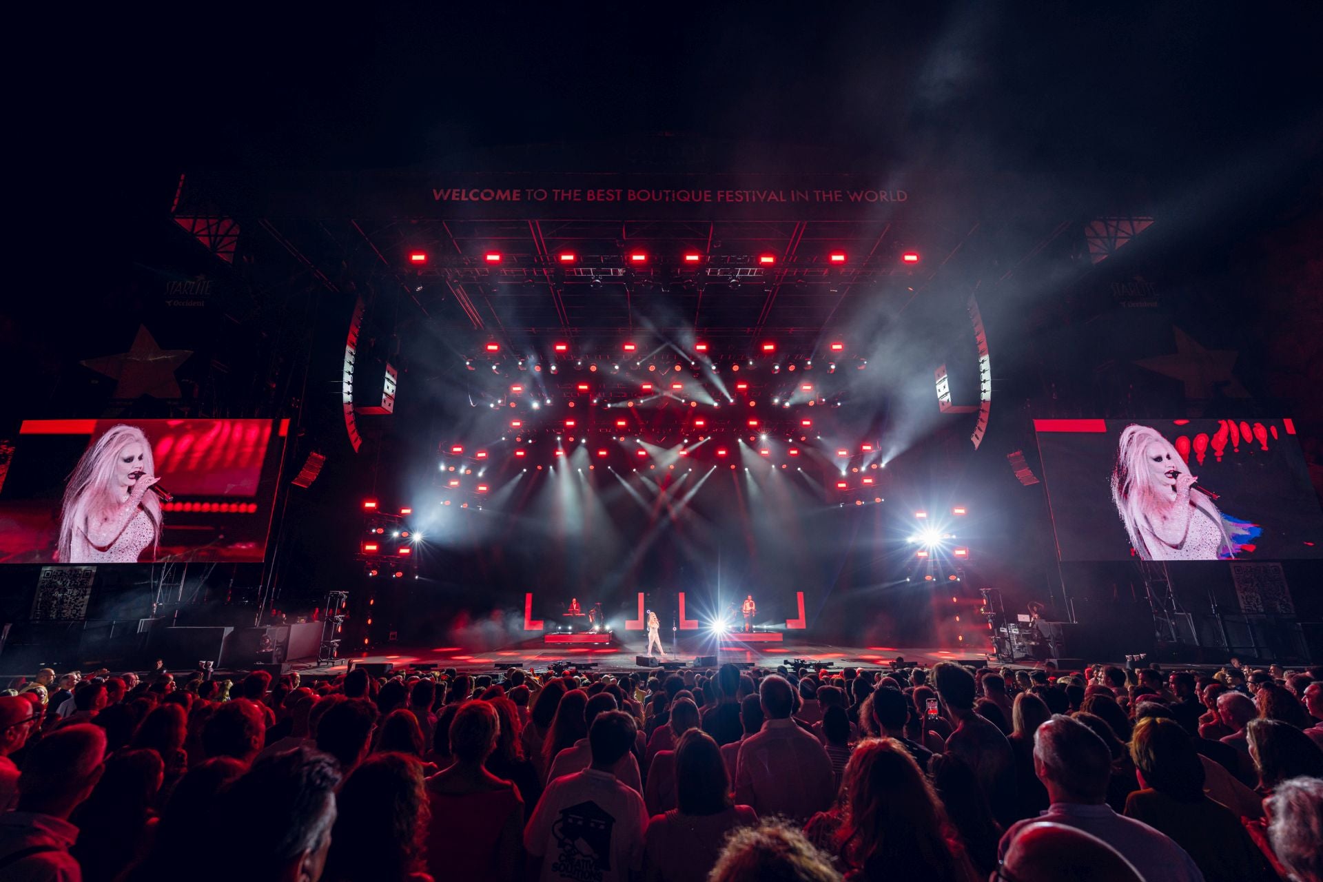 Fotos del concierto de Alaska (Fangoria) y Mario Vaquerizo (Nancys Rubias) en el Starlite de Marbella