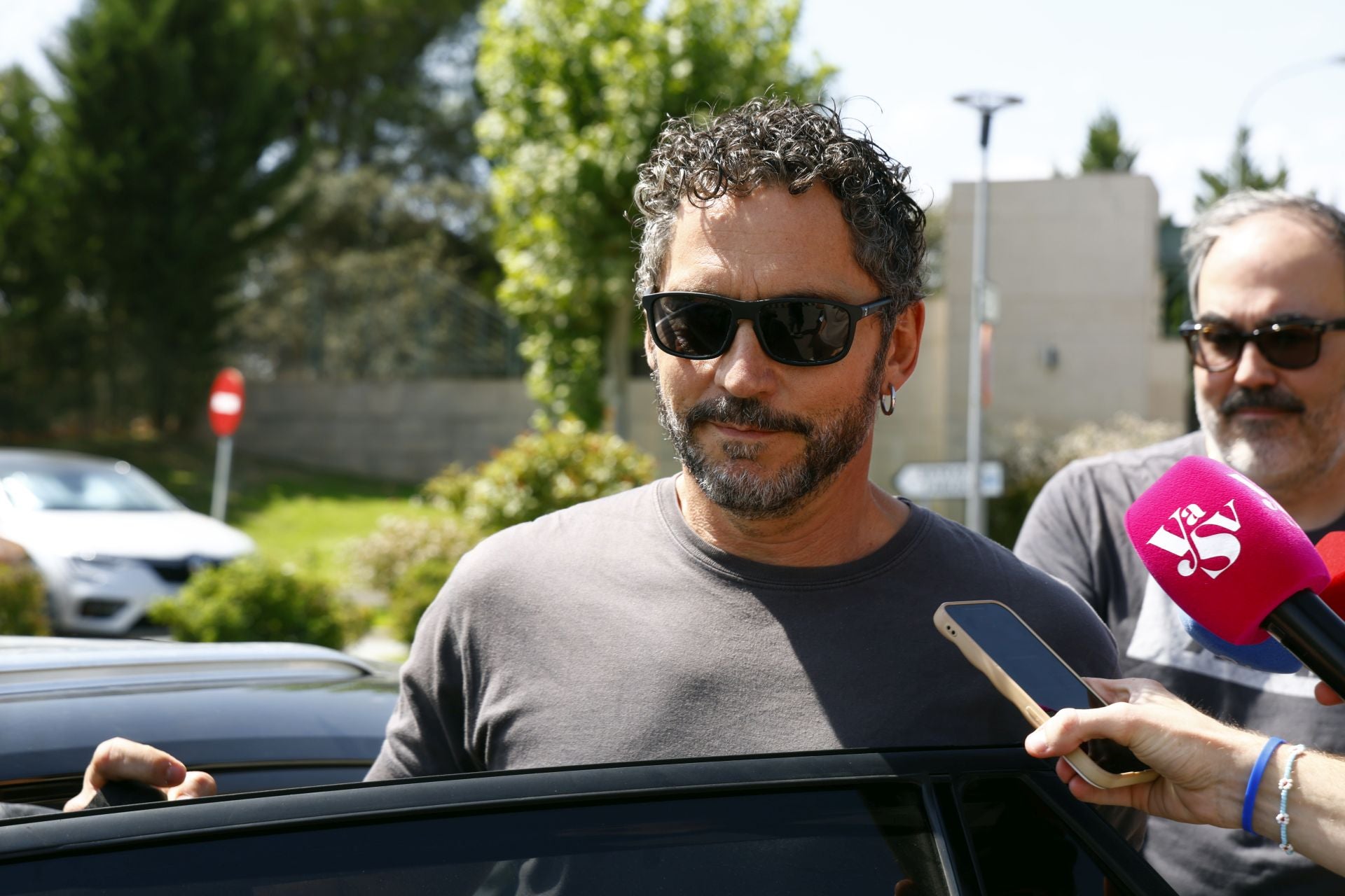 FOTOS | Familiares y amigos dan el último adiós a Verónica Echegui en el tanatoio de La Paz