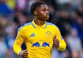 Ramazani en un partido con el Leeds.