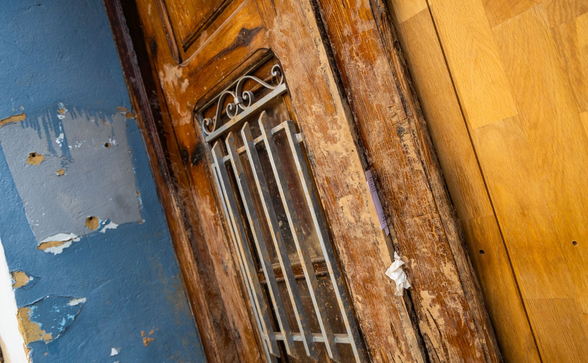 FOTOS | Las dos casas de Paiporta afectadas por la dana que han sido ocupadas