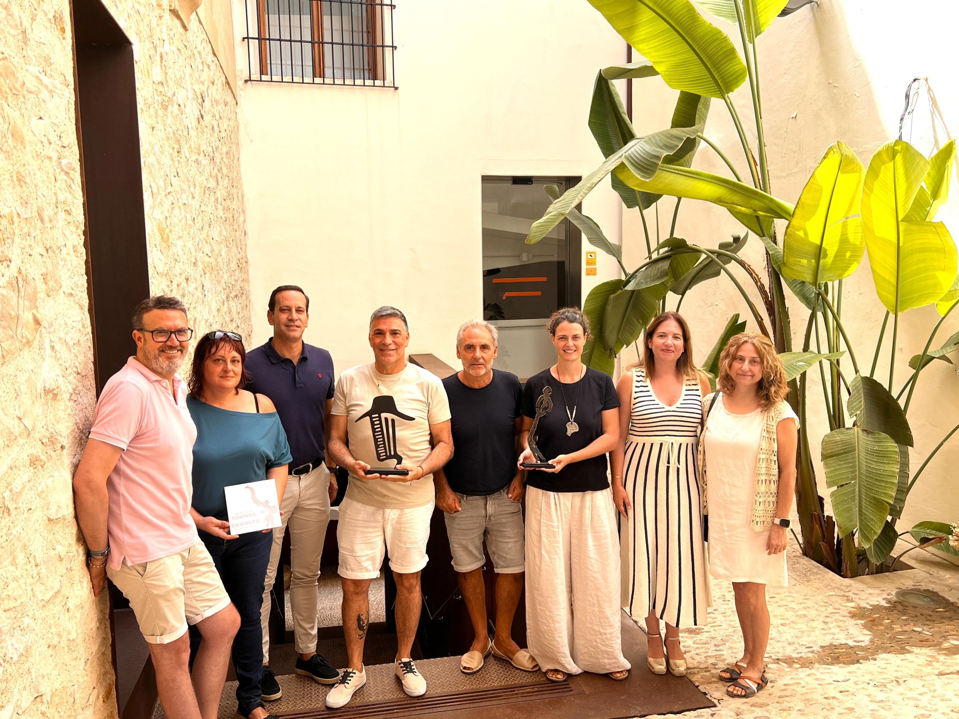 Organizadores del festival, autoridades y artistas locales.
