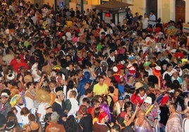 Noche de disfraces en Rafelbunyol, en una imagen de archivo.