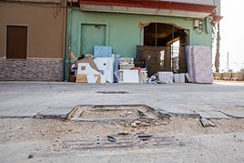 Alcantarillado colapsado en Paiporta.